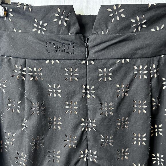 VDP Collection Black Floral Eyelet Cotton Rhinestones Pencil Midi Skirt Sz 6/42 - Picture 6 of 16